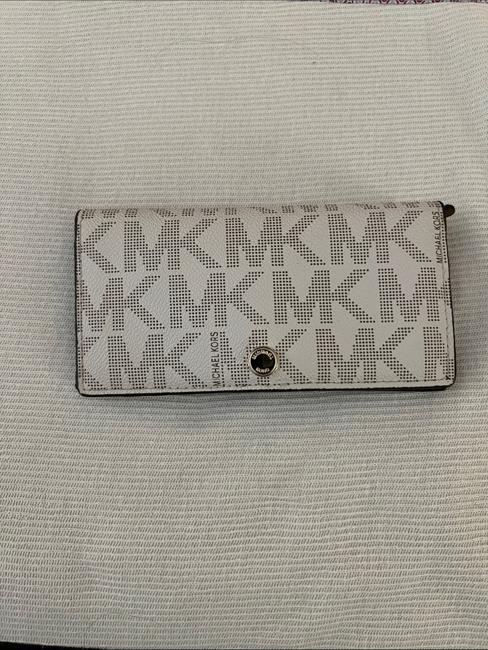 Michael Kors White Beige MK Logo Continental Wallet